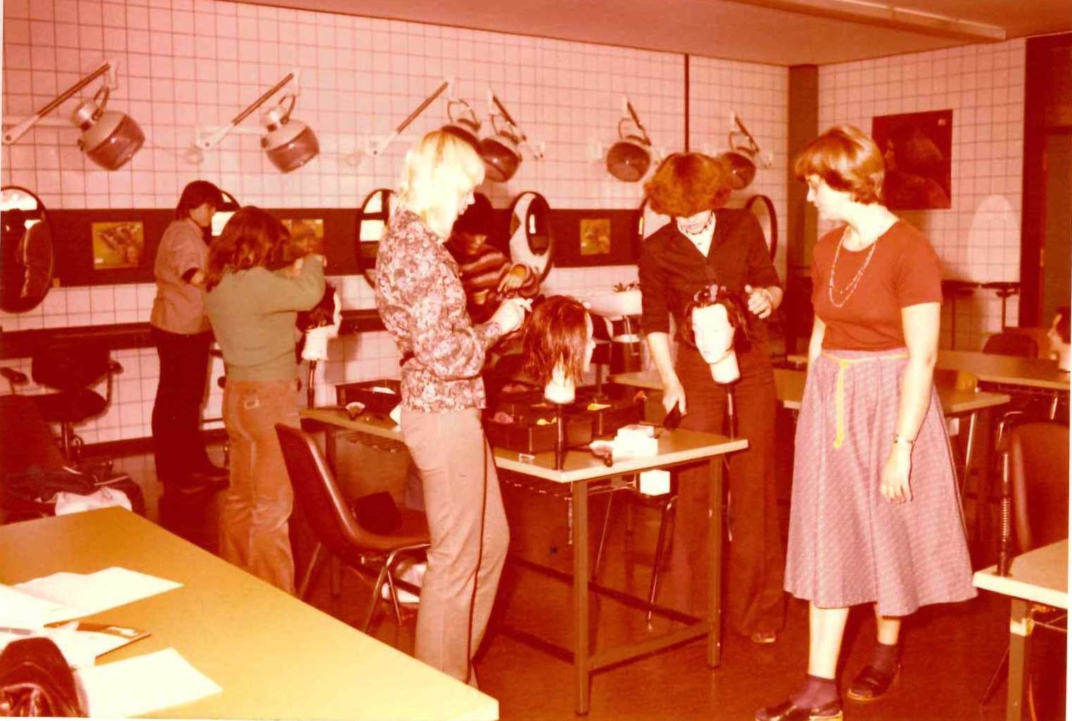 Abbildung des Frauenunterrichts Abbildung des Frauenunterrichts